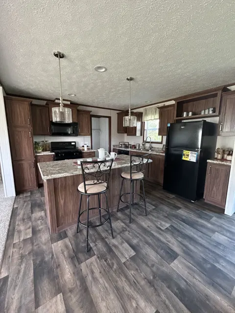 Hogancamp display home interior, photo 7