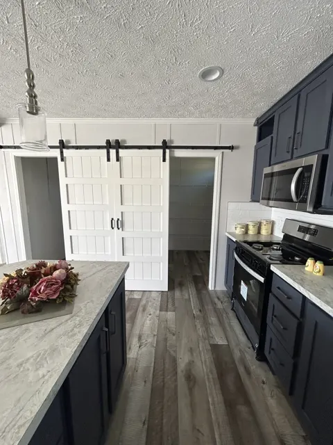 Shifty display home interior, photo 5
