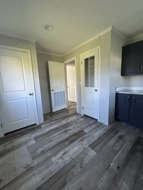 Shifty display home interior, photo 8