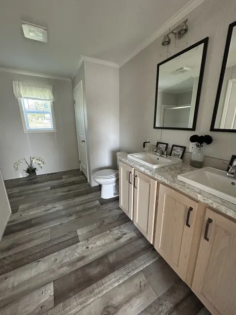 Shifty display home interior, photo 10